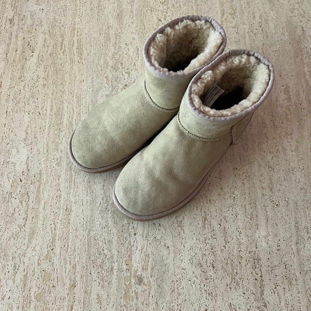 Vintage Ugg Mini Boots